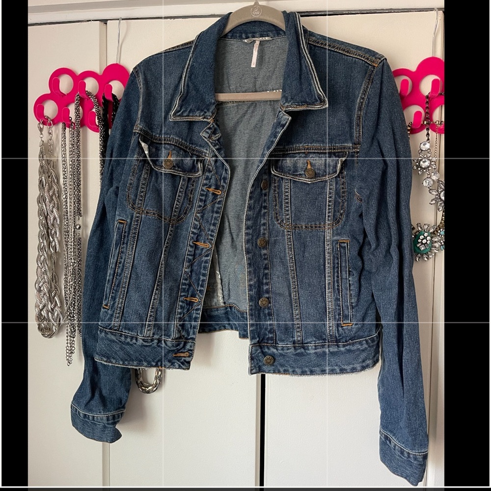 😍FREE PEOPLE Denim Jacket😍